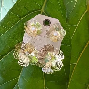 NWT Anthropologie Gold Post Flower Earrings, Set of 2